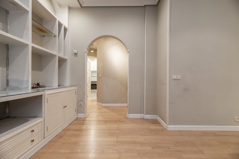 Spring Bookcase Construction